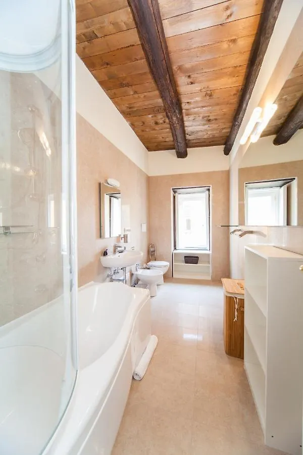 Palazzo Marigliano - Serviced Apartments نابولي 0*,